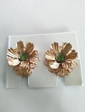 Peridot Green & Gold Small Flower Clip Vintage Earrings